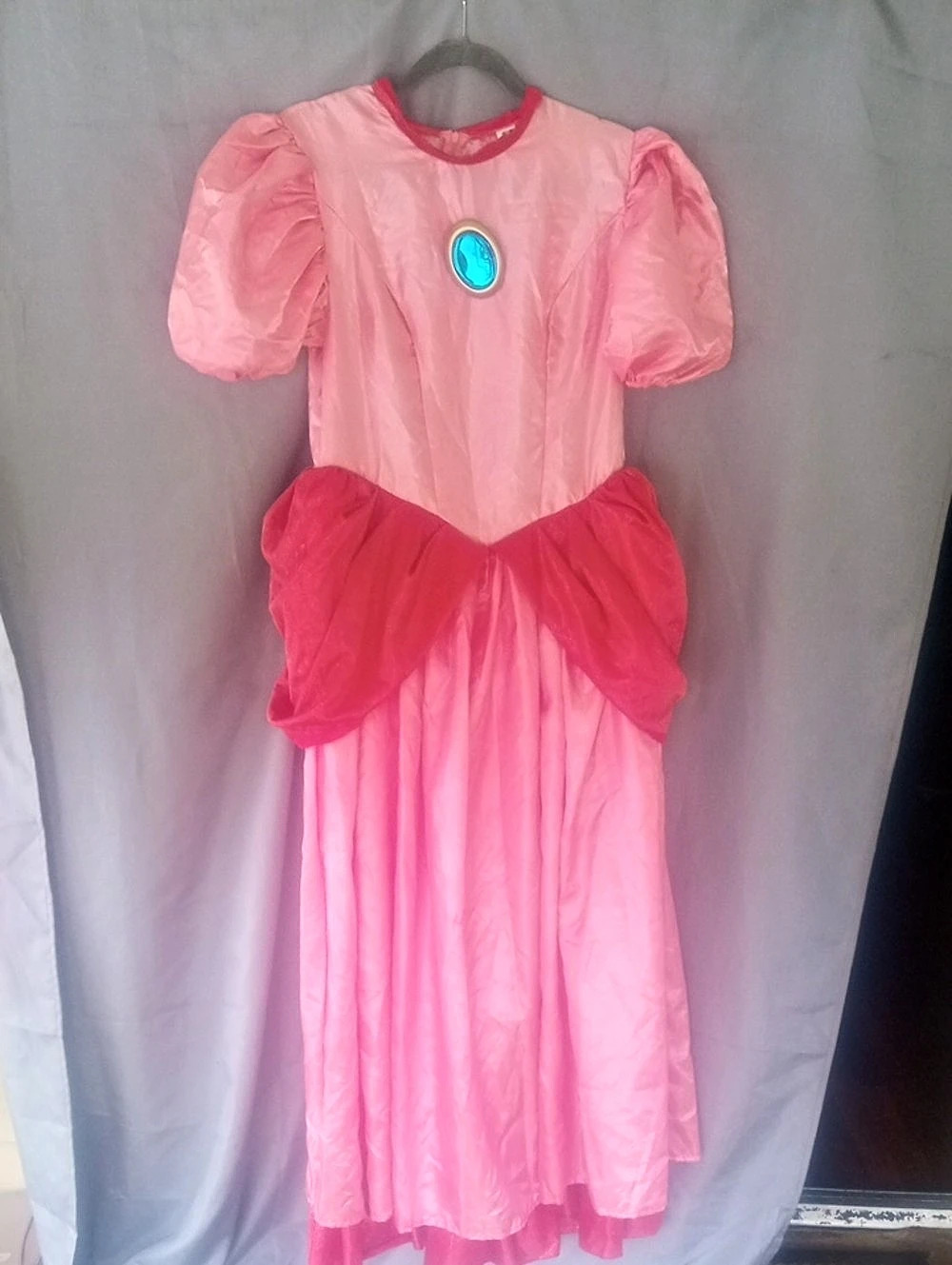 Nintendo Super Mario Princess Peach costume Pink